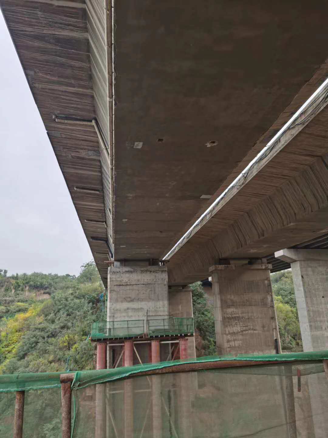 沙河口桥梁加固前制定可行设计方案图并用对施工方法